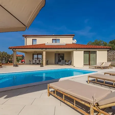 House Luna Bajcici