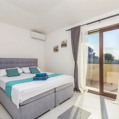 Villa House Luna *