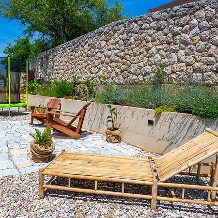 House Luna Villa