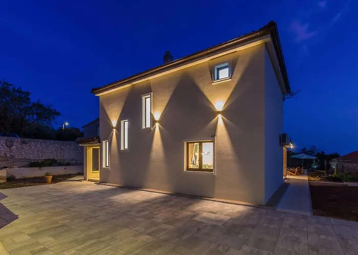 House Luna * Bajčići