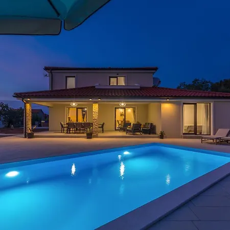 House Luna Villa *