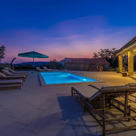 House Luna Villa *